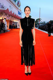 English last names starting with k. Katherine Waterston Talks Growing Up With Father Sam Waterston And Her New Film The World To Come Aktuelle Boulevard Nachrichten Und Fotogalerien Zu Stars Sternchen