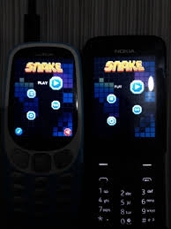 Kaios operates much like ios and android. Poorly Lit Useless Pictures Of Me Comparing The Nokia 3310 3g Java Feature Phone Os Not S30 And Nokia 8110 4g Kaios Kaios