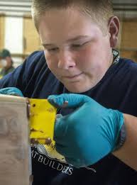 Tacoma program helps troubled youths build more than boats