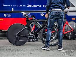 Ce vélo offre tout ce qui est nécessaire pour aller chercher un temps sur la discipline, que ce soit en courte ou en longue distance. Le Lapierre Aerostorm 2 Se Devoile Sur Paris Nice Matos Velo Actualites Velo De Route Et Tests De Materiel Cyclisme