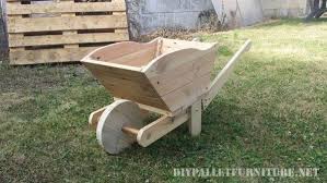 Pallet Planters Diy Pallet Furniture Brouette Brouette En Bois Jardiniere Palette