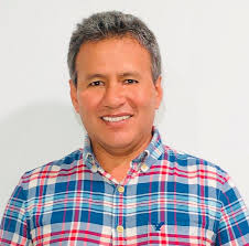 Enrique Cisneros /...