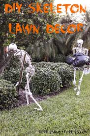 These diy outdoor halloween decorations are sure to make your house stand out on your street. 13 Spooky Halloween Yard Decor Ideas Bless My Weeds