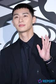 Park seo joons hairstyle in the ongoing drama itaewon class mostly referred to as chestnut haircut by his fans have now caught the eye of the actors best friend park hyun sik. Park Seo Joon Short Hair Over The Handsome Force