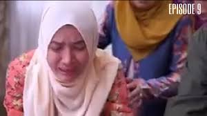 Takdir menentukan mereka bertemu semula di turin lalu mencetuskan perasaan benci, marah dan dendam yg terbuku di dalam hati masing2. Aku Yang Kau Tinggalkan Full Episode