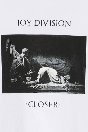 LEVI'S® JOY DIVISION BAND TEE | Online Outlet | Otrium