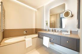 Installation der neuen leitungen, rohre, wandvorrichtungen und elektro. Fotos Atlantic Grand Hotel Bremen Badezimmer Junior Suite Bremen Jpg