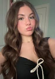 Alyssa Pascoe's Instagram, Twitter & Facebook