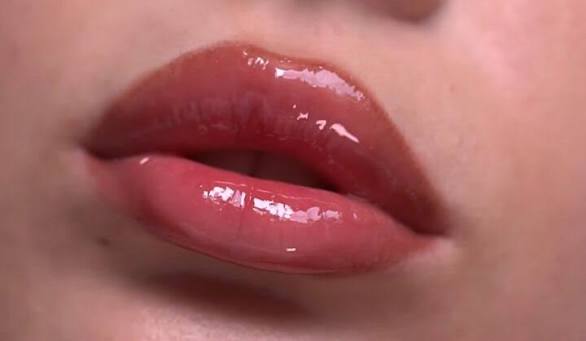 PufferLip™ balsam pentru aspect temporar de volum