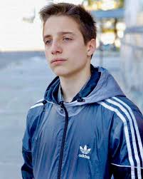 Valentin Oliva Sos Lo Mas Hermoso Que La Vida Me Presento Raperos Musica Rap Imagenes De Cantantes