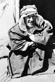 Despite having a relatively happy childhood, lawrence was a bit of an outsider considering he was born. Lawrence D Arabia Thomas Edward Lawrence Biografia