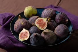 Growing a fruit tree in your garden and wondering when is the best time prune a fruit tree? When Do Fig Trees Blossom