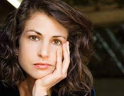 What To Do When Your Hair S Straight In The Front Curly In The Back Straight Hairstyles Wavy Hair Types Your Hair