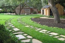 Le pietre consentono di effettuare un camminamento di. Fai Da Te Vialetto In Calcestruzzo Per Il Tuo Giardino