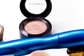 Maybe you would like to learn more about one of these? Mac All That Glitters Und Twinks Amu Marie Theres Schindler Beauty Blog