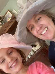 Lisa Phares's Instagram, Twitter & Facebook