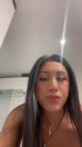 Latina Hand Clapping Trend