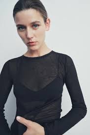 Zara LONG SLEEVE T-SHIRT