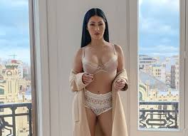 Simaria Posa De Lingerie E Botas Em Clique Quem Quem News
