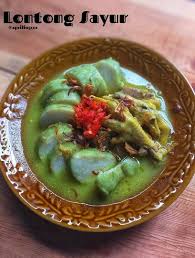 Senangnya istriku dimasakin suami ndeso urap sayur jawa. Lontong Sayur Ceker