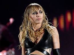 And, of course, miley cyrus couldn't pass by the sexy, lush blonde curls of marilyn monroe. Miley Cyrus Debuted A New Hairdo On Instagram Teen Vogue