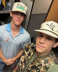 Andrew Huckaby's Instagram, Twitter & Facebook