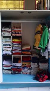 Wayar belakang pc atau tv yang cluttered, carpet berhabuk, siling penuh dengan. Lihat Bagaimana Wanita Ini Lipat Susun Baju Dengan Kemas Di Rumah Sangat Efektif Laundry Clothes Home Decor Laundry Organization