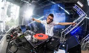 This is where you enter the exact script for your drop, up to 15 words, then from the drop downs below, choose what kind of delivery style you'd like and if there is any particular 'artistic direction'. The Best Dj Drops Top 15 Websites For Voice Overs 2021 Audio Captain