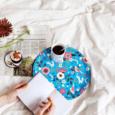 Momento De Felicidad La Manana Del Domingo Una Taza De Cafe Y Todo El Tiempo Del Mundo Para Desayunar Bandeja Para Desa Instagram Posts Coffee Time Popsockets