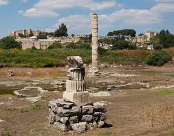 In this reconstruction the fifth and last temple of the ephesian artemis is shown, not cold and white as we have grown to think of greek temples, but glittering with the colours and the metal and the marble of actuality. Tempel Der Artemis In Ephesos Wikipedia