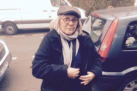 Radieuse et jeune jusqu'à la fin, france nous a épargné ses souffrances. France Gall Au Mont Valerien Ses Fans Lui Font Une Derniere Declaration