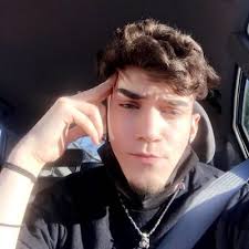 Sarah Gossard (@LilG_sarahbeth)