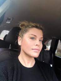 Loredana groza a inceput sac ante de la varsta de trei ani, a cantat atat in timpul scolii generale cat la 16 ani a participat la festivalul de la mamaia, unde desi era cea mai tanara participanta a castigat. Loredana Groza O Saptamana In Fata Lunea E Inca Facebook