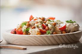 Quinoa Salade Met Kip Broccoli Geroosterde Kikkererwten Foodstyle