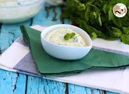 Tzatziki Salsa Griega De Yogur Pepino Y Menta Receta Petitchef Recette Sauce Grecque Tzatziki Recettes De Cuisine