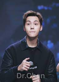 ป กพ นในบอร ด william chan maybelline