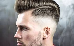 Gaya rambut paling umum dan paling banyak ditemui pada pria dengan wajah kotak adalah high fade atau buzz cut a la militer. Gambar Gaya Rambut Pria Wajah Kotak Cahunit Com