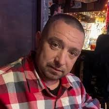 Owen Hood's Instagram, Twitter & Facebook