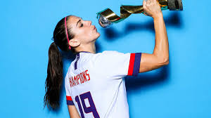 Последние твиты от christian pulisic (@cpulisic_10). Uswnt Wins Women S World Cup Players Pose With Trophy Sports Illustrated