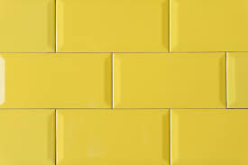 Gelb ist anregend, stimulierend und heiter.dazu wirkt gelb auch stark kommunikationsfördernd und sorgt für eine ausgeglichene, gelöste stimmung in räumen.helles gelb ist also tatsächlich eine echte sonnenfarbe. Metro Fliese Gelb 10x20 Bx Diefliesen Com