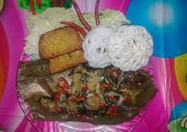 Cara memasak pindang deles bumbu iris+c.merah+b.putih+b.merah+salam. Bagaimana Membuat Enak Paes Pindang Bandeng Deles Bumbu Iris