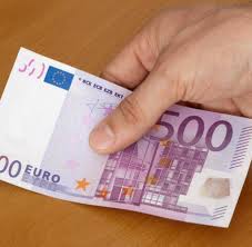 Zahlt er die 500 euro aber auf sein konto ein, nimmt die bank keine gebühr. Banknote Warum Die Mafia Auf Den 500 Euro Schein Abfahrt Welt