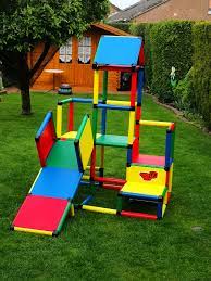 Die Neue Lieblingsbeschaftigung Unserer Drei Kinder Ist Der Quadro Spielturm Diesen Haben Wir Aus Dem Klettergerust Klettergerust Quadro Klettergerust Gerust
