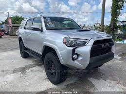 The 2018 toyota 4runner is a midsize suv available in six trim levels: Toyota 4runner Sr5 2018 Silver 4 0l Vin Jtebu5jr7j5506531 Free Car History