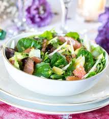 Salade Simple Fraiche Et Legere Pour Repas De Fetes Recette Salade Simple Salade De Noel Salade