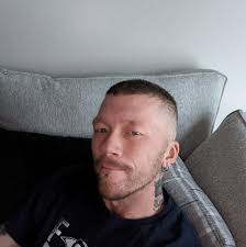 Bidding by square foot or paintable wall?