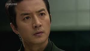 Iris Bueno's Instagram, Twitter & Facebook