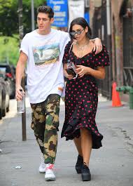 Dua lipa and anwar hadid have been spending time in london recently. Dua Lipa With Her Boyfriend Isaac Carew In New York 06 18 2018 Celebmafia