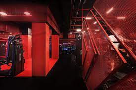 1531120281108046 jpg wall display home decor stairs