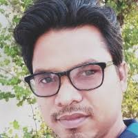 200+ "Social Media Expert" profiles